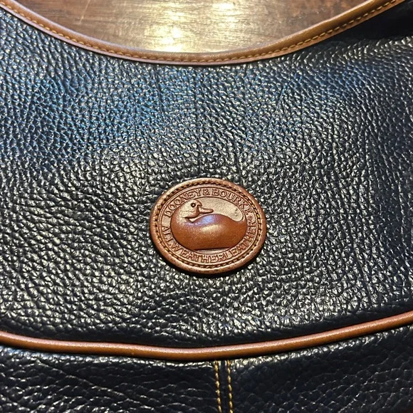 Vintage Dooney & Bourke Black Pebbled Leather Shoulder Bag with Tan Trim - Picture 12 of 14